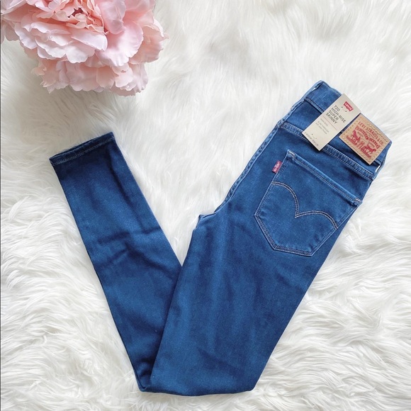 🌟SOLD🌟NWT Levi’s 720 Skinny Jeans